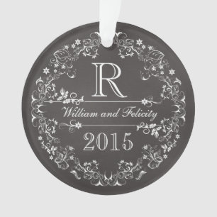 Verziertes Blumentafel-Monogramm-Wedding Jahr Ornament