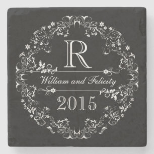 Verziertes Blumentafel-Monogramm-Wedding Jahr Steinuntersetzer