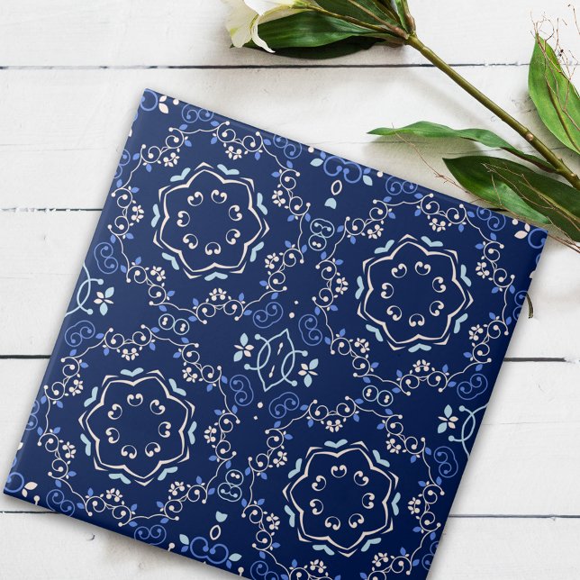 Verziertes klassisches Blaues und weißes Mittelmee Fliese (Von Creator hochgeladen)