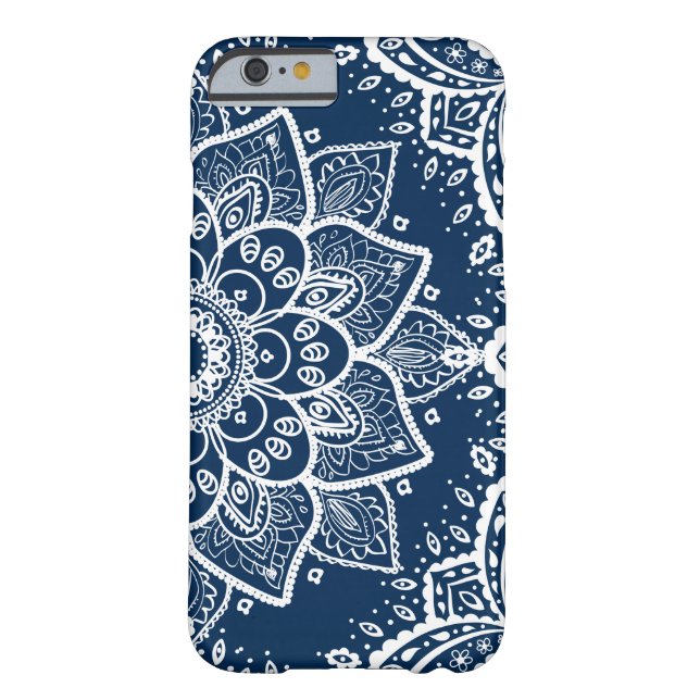 Verziertes weißes Mandala auf Navy Blue Case-Mate iPhone Hülle (Rückseite)