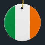 Verzierung unter der Flagge Irlands Keramikornament<br><div class="desc">Ich entschuldige mich für dieses Versehen! Hier ist eine detailliertere Beschreibung für das Ornament mit der Flagge Irlands: ### Ornament mit Flag of Ireland: Feiern Sie die zeitlose Schönheit und den kulturellen Reichtum Irlands mit diesem exquisiten Weihnachtsschmuck mit der ikonischen Tricolor-Flagge. Die lebhaften Farben Grün, Weiß und Orange vermitteln den...</div>