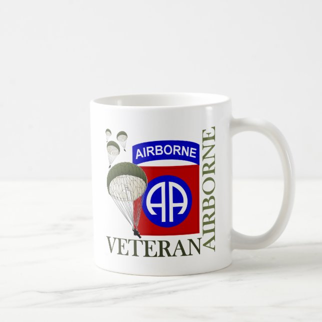 Veteran 82. im Flugzeug Kaffeetasse (Rechts)