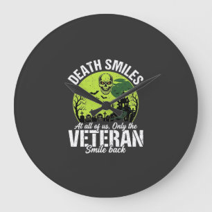 Veteran Death Smiles Halloween Design_1 Große Wanduhr