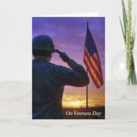 Veteranen-Tag Grüßender amerikanischer Soldat