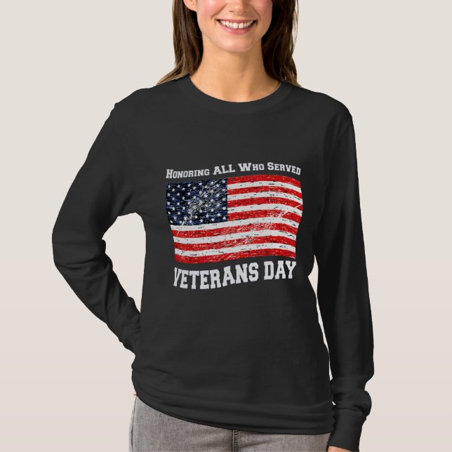 Veterans Day erschütterte amerikanische Flagge Pro T-Shirt (Vorderseite)