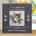 Veterinärmedizinische Bewertung Foto Fotoplatte<br><div class="desc">Sag 'Danke' zu deinem wunderbaren Tierarzt mit einer niedlichen personalisierten Foto-Plakette von der Katze! "Du bist der Tierarzt... alle wünschen, sie hätten sie gehabt!" Personalisieren Sie Ihre Lieblings-Fotos mit dem Namen des Haustieres. Dieses tierärztliche Dankeschön wird ein Schatz bleiben. COPYRIGHT © 2020 Judy Burrows, Black Dog Art - Alle Rechte...</div>