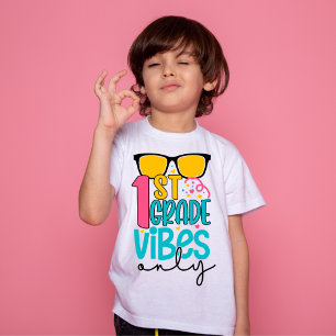 Vibes der ersten Klasse nur zurück zur Schule T-Shirt
