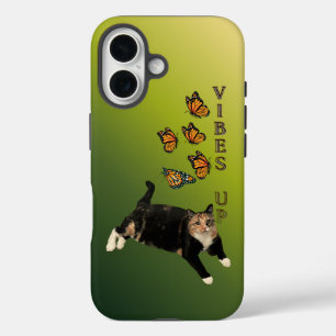 VIBES UP - Dreifarbige Katze & Monarchfalter iPhone 16 Hülle