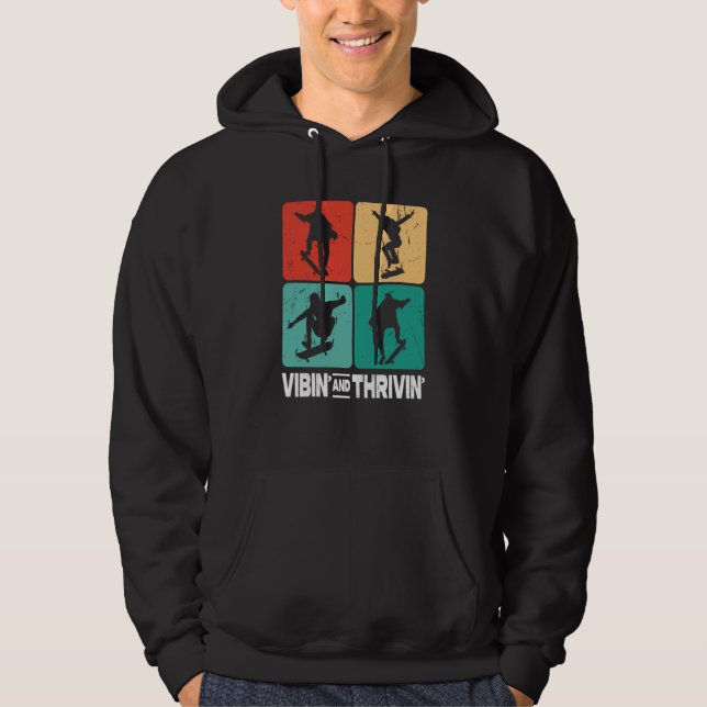 Vibin' & Thrivin' Vintage Skating Retro Skateboard Hoodie (Vorderseite)