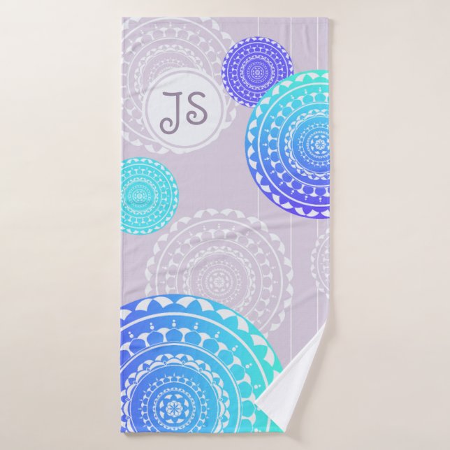 Vibraning Aqua Blue Random Mandala Monogram Badehandtuch (Badehandtuch)