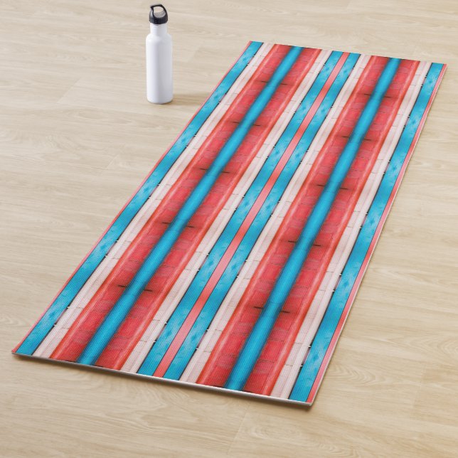 Vibrant red, blue and pink stripes pattern yogamatte (Beispiel)