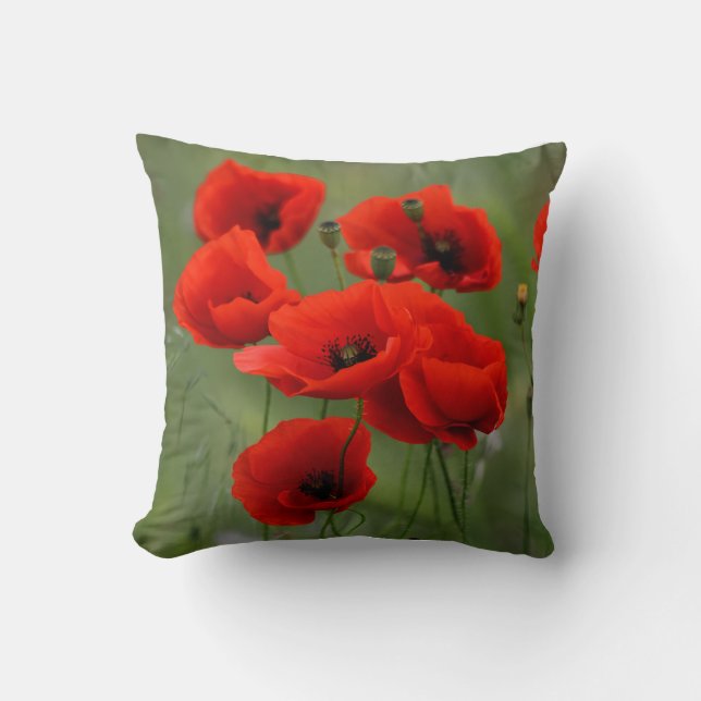 Vibrant Red Poppies Artistic Floral Throw Pillow Kissen (Vorderseite)
