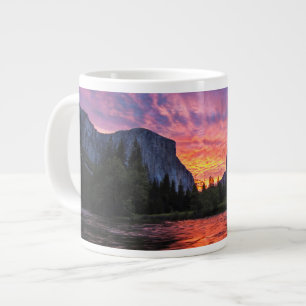 Vibrant Sky Yosemite Valley Jumbo-Tasse