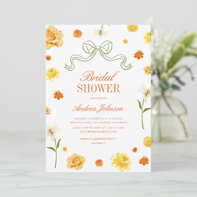 Vibrant Yellow Orange Floral Bow Bridal Shower Einladung (Stehend Vorderseite)