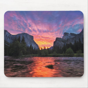 Vibrierendes Tal des Himmel- Yosemite Mousepad