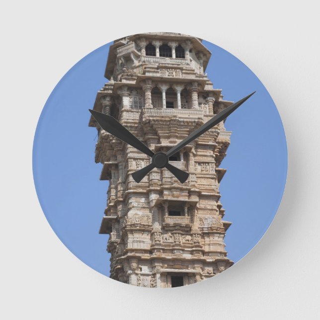 Victoria Tower in Chittorgarh Fort, Indien Runde Wanduhr (Vorderseite)