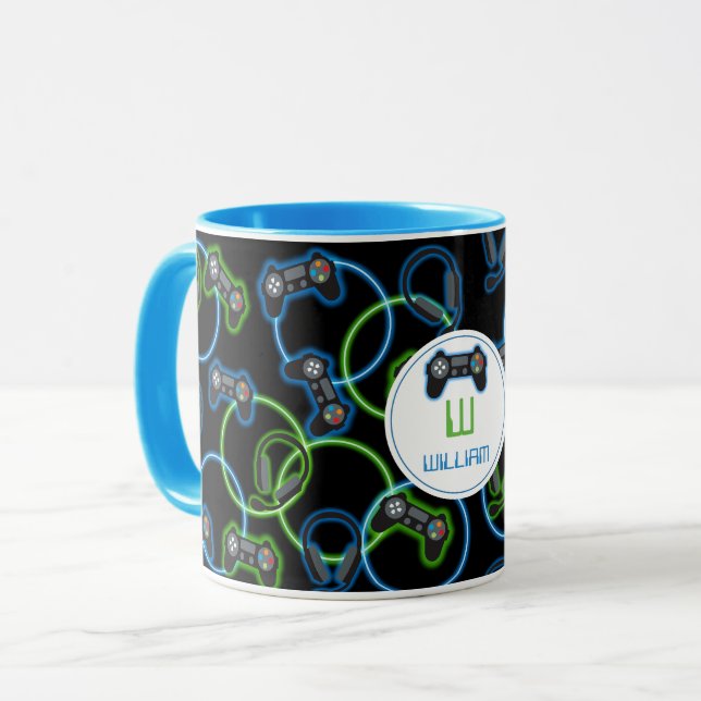 Video Game Neon Blue & Green Muster Monogram Tasse (Vorderseite Links)