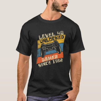 Video Gamer 40Th Birthday Level 40 Unlocked 1982 T-Shirt
