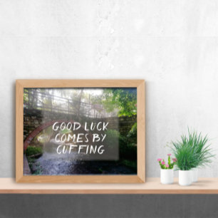 Viel Glück kommt durch Kuffeln von Zitat-Poster Poster