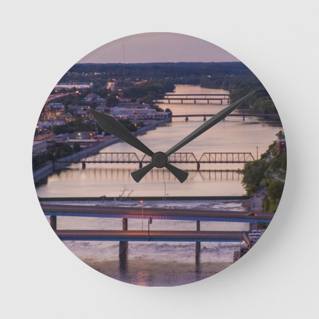 Viele Brücken liegen am Grand River und bieten ein Runde Wanduhr (Vorderseite)