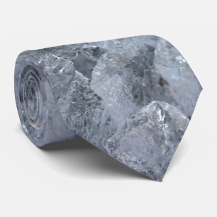 Viele Eiskuben, Cooleres Eis Krawatte