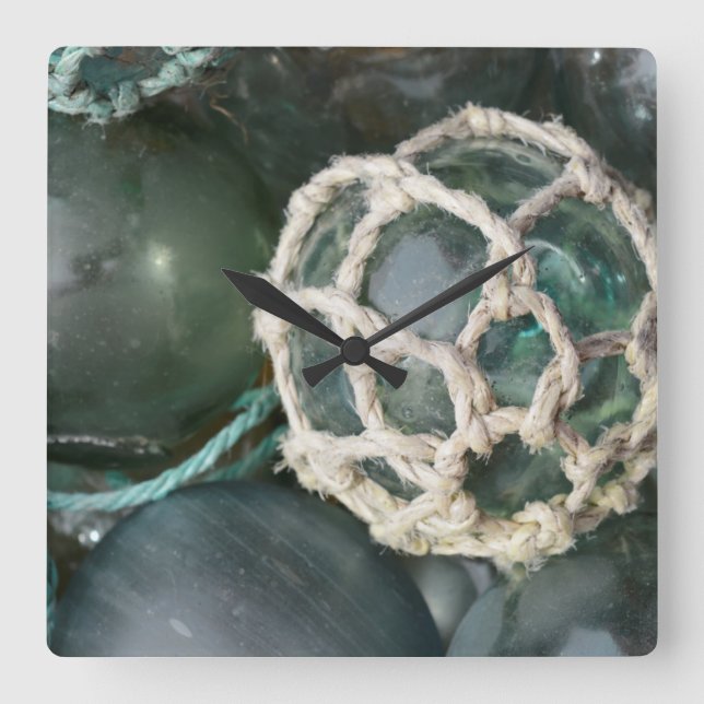 Viele Glasfischerei schwimmt, Alaska Quadratische Wanduhr (Vorderseite)