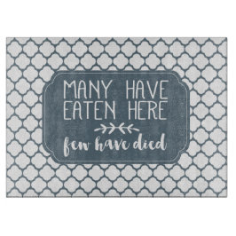 Viele haben hier gegessen, nur wenige sind gestorb schneidebrett