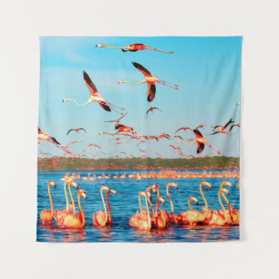 Viele rosa schöne Flamingos in schönem Blau Wandteppich