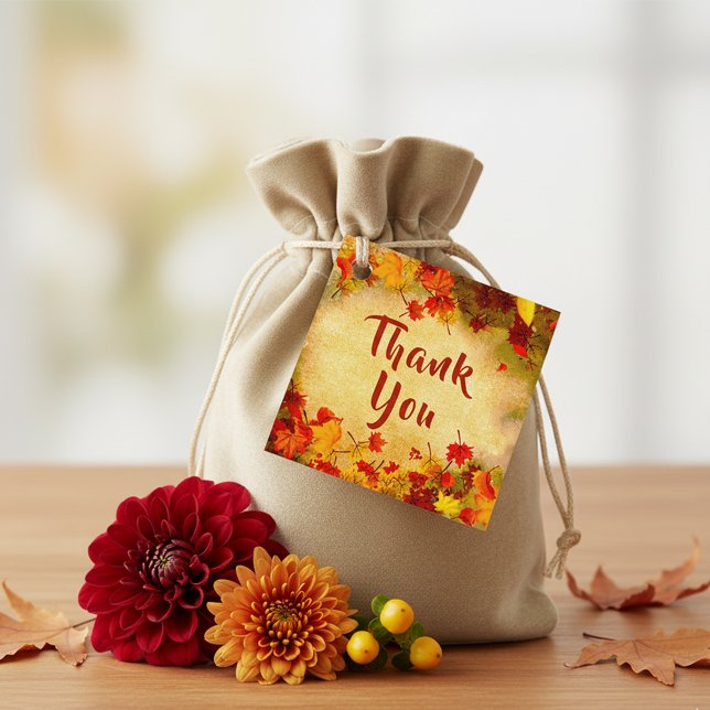 Vielen Dank Autumn Leaves auf Old Paper Background Geschenkanhänger (Von Creator hochgeladen)