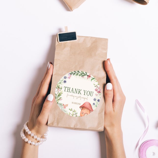 Vielen Dank, Fairy Enchanted Forest Gastgeschenk Runder Aufkleber (Von Creator hochgeladen)