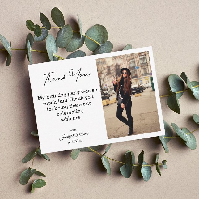 Vielen Dank, Geburtstag minimalistisches Foto Mitteilungskarte (Von Creator hochgeladen)