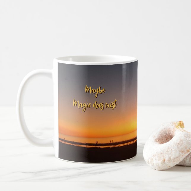 "Vielleicht existiert Magie doch" Kaffeetasse (Mit Donut)