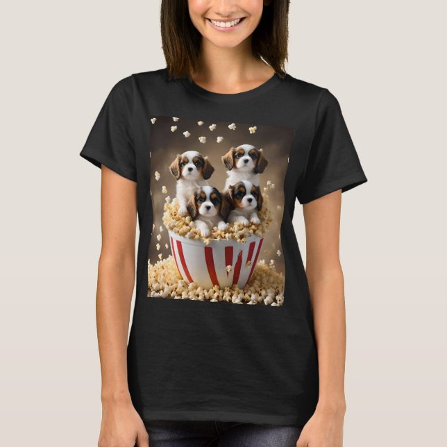 Vier Cavalier Spaniel Welpen im Popcorn, T-Shirt (Vorderseite)