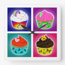 Vier-Cupcakes-Wanduhr