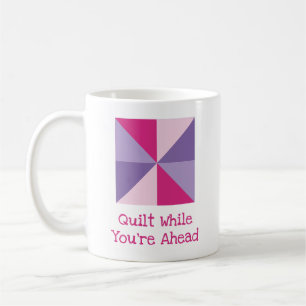Vier-Farben- Quilt-Patchwork-Pin-Rad-Quilt-Block Kaffeetasse