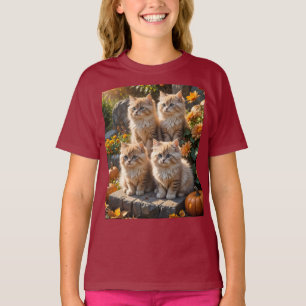 Vier flauschige Herbstkätzchen mit Pumpkins und Mu T-Shirt