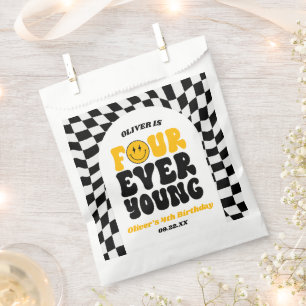 Vier für immer junge Retro-Vierte 4. Geburtstagsfe Geschenktütchen