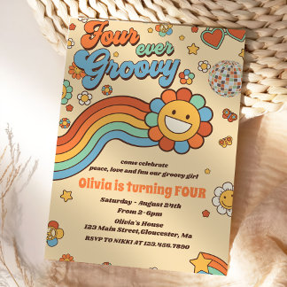 Vier je Groovy Retro Regenbogen 4. Geburtstag Einladung
