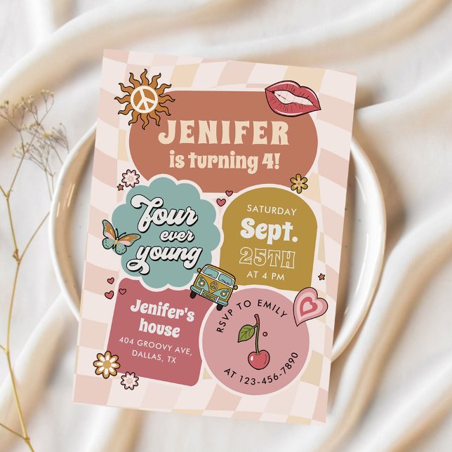 Vier Junge Groovy Daisy 4. Geburtstag Party Einladung (Von Creator hochgeladen)