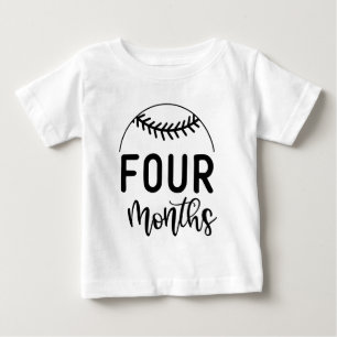 Vier Monate Baseball-Baby-Meilenstein - Baby T-shirt