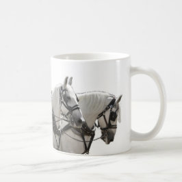 Vier nebeneinander graue Percheron Entwurfs-Pferde Kaffeetasse
