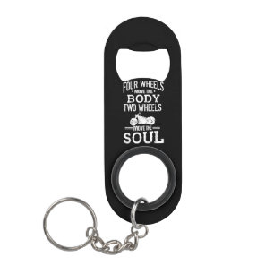 Vier Räder bewegen das Soul mit zwei Rädern Mini Flaschenöffner