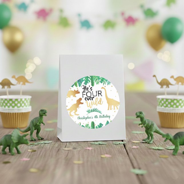 Vier Wilde Dinosaurier Jungen 4. Geburtstag Runder Aufkleber (Von Creator hochgeladen)