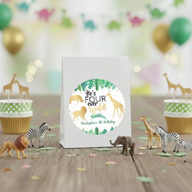 Vier Wilde Jungs 4. Geburtstag Runder Aufkleber (Von Creator hochgeladen)