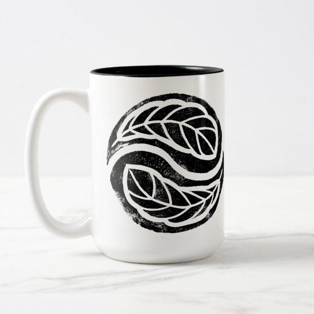 Vier Winde Ein Atemzug "Yin Yang Feathers" Zweifarbige Tasse (Links)