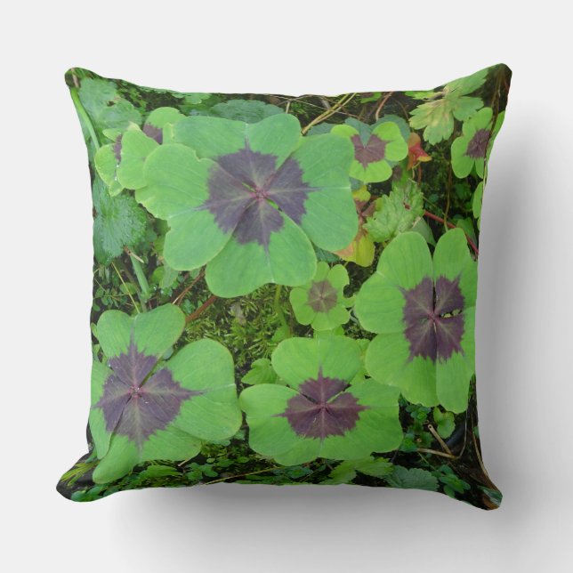 vierblättriges Kleeblatt Pattern Throw Pillow Kissen (Vorderseite)