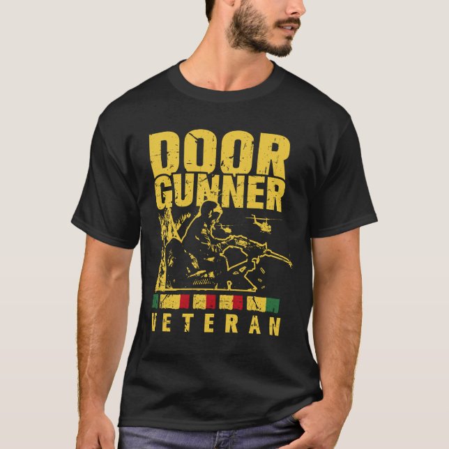Vietnam Door Gunners: Protecting the Skies. T-Shirt (Vorderseite)