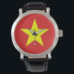 Vietnam Flag Yellow Star Armbanduhr<br><div class="desc">Die vietnamesische Fahne auf Vintager Uhr für ihn. Passende Accessoires,  Zuhause-Produkte,  Elektronik,  Büroprodukte und mehr... </div>