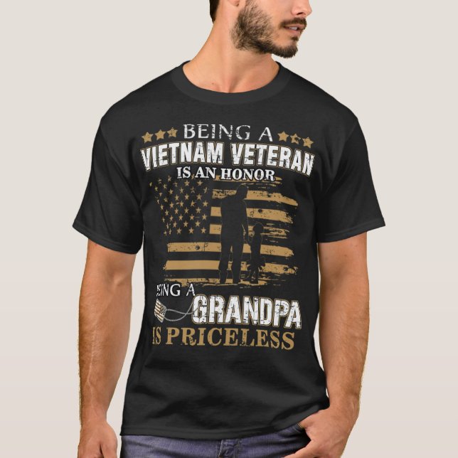 Vietnam Veteran ist eine Ehrengroßmutter ist unbez T-Shirt (Vorderseite)