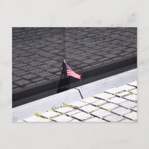 Vietnam Veterans Memorial Wall mit amerikanischer Postkarte